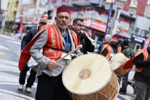Geleneksel Ramazan Davulcuları Kortej Eşliğinde Yürüdü